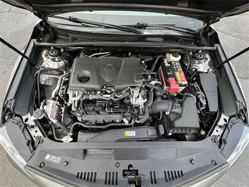 Used 2020 Toyota Camry SE image 30