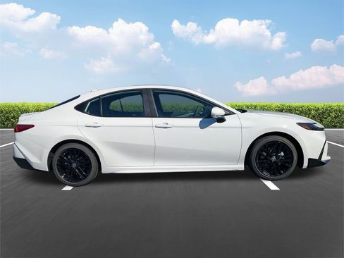 New 2026 Toyota Camry SE w/ Convenience Package image 3