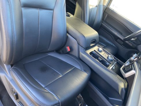 Used 2024 Ford Expedition XLT image 8