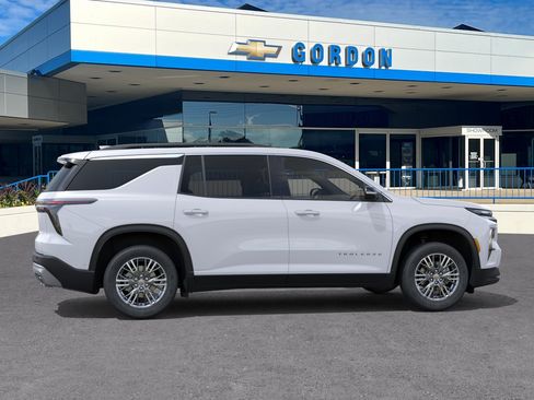New 2026 Chevrolet Traverse LT FWD image 5