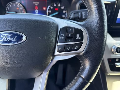Used 2021 Ford Explorer XLT image 25