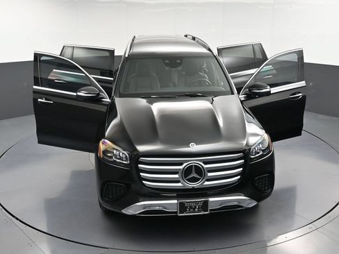 Used 2025 Mercedes-Benz GLS 450 4MATIC image 38