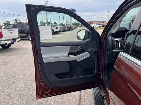 New 2027 Ford Expedition Platinum w/ Driver's Package AWD/4WD image 11