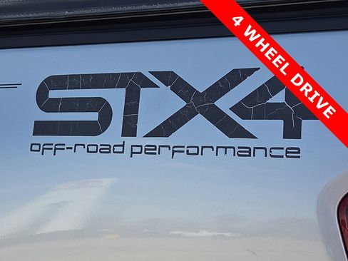 Used 2019 Toyota Tacoma SR w/ SR Convenience Package image 8