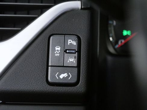 Used 2017 GMC Yukon XL SLT AWD/4WD image 31