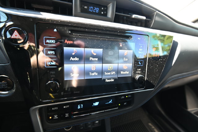 Used 2018 Toyota Corolla XSE FWD image 11
