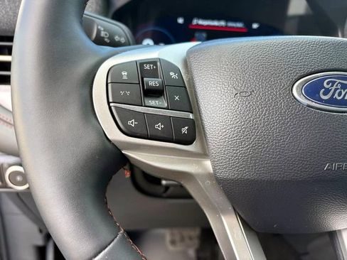 Used 2025 Ford Explorer Active w/ Active Comfort Package image 22