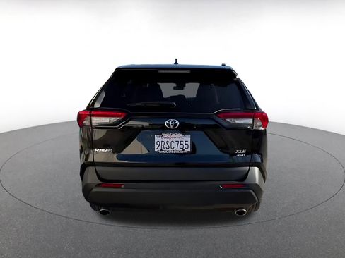 Used 2025 Toyota RAV4 XLE image 12