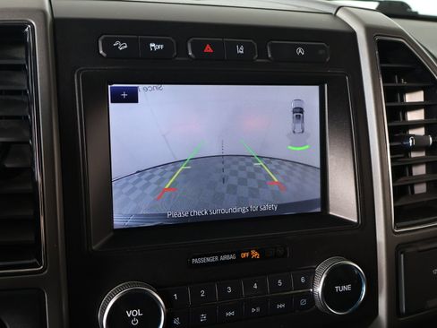Used 2020 Ford Expedition Max XLT w/ Equipment Group 202A AWD/4WD image 6