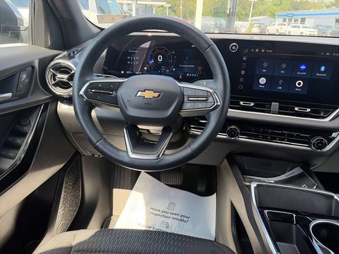 Used 2025 Chevrolet Equinox LT AWD/4WD image 17