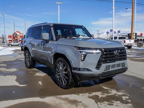 Used 2024 Lexus GX 550 w/ Cold Area Package image 2