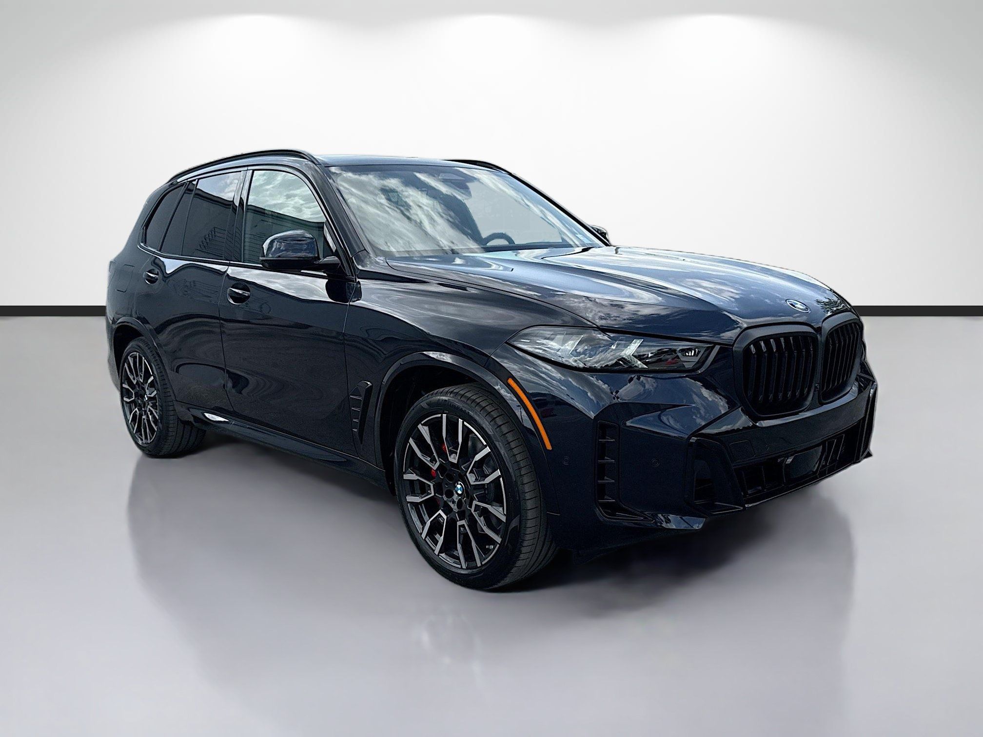 New 2026 BMW X5 xDrive40i w/ M Sport Package AWD/4WD image 1