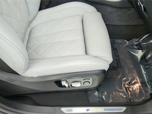 Used 2026 BMW X6 M60i image 23