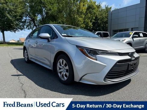 Used 2026 Toyota Corolla LE FWD image 1