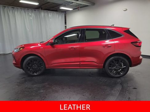 Used 2023 Ford Escape ST-Line Elite w/ Premium Technology Package AWD/4WD image 5