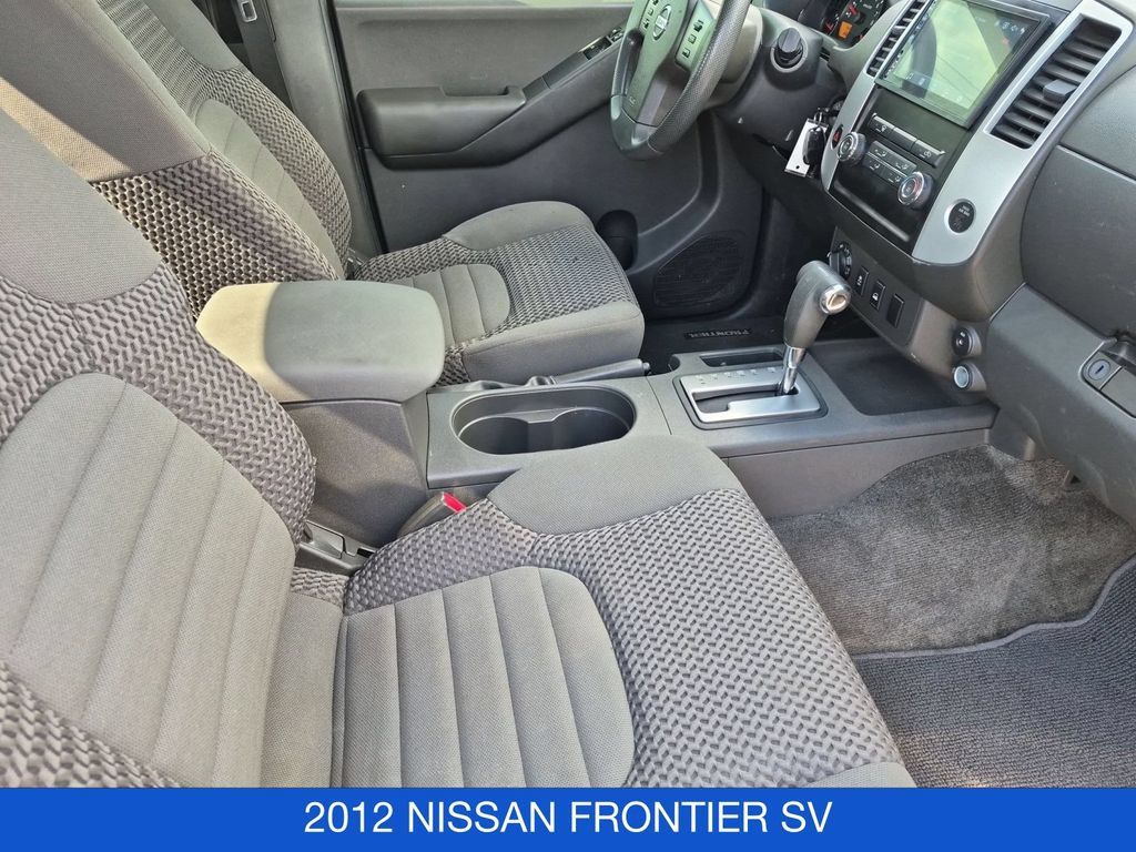Used 2012 Nissan Frontier SV w/ SV Premium Utility Pkg AWD/4WD image 29