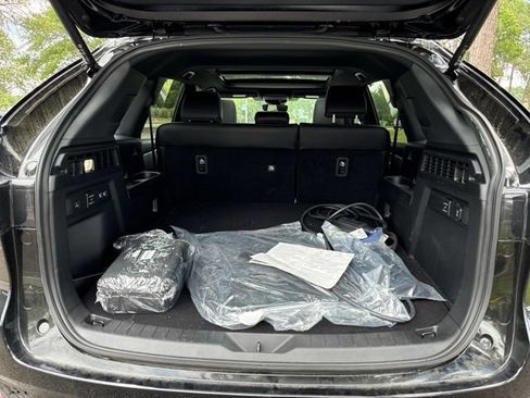 Certified 2025 MAZDA CX-70 Plug-In Hybrid w/ Premium Plus AWD/4WD image 17