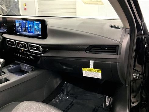 New 2027 Nissan Sentra SV w/ Floor Mat Package FWD image 32
