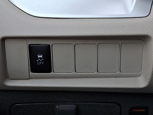 Used 2018 Toyota Sienna LE image 24