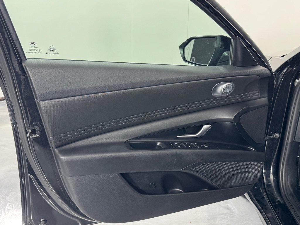 Used 2021 Hyundai Elantra SEL w/ Convenience Package FWD image 10