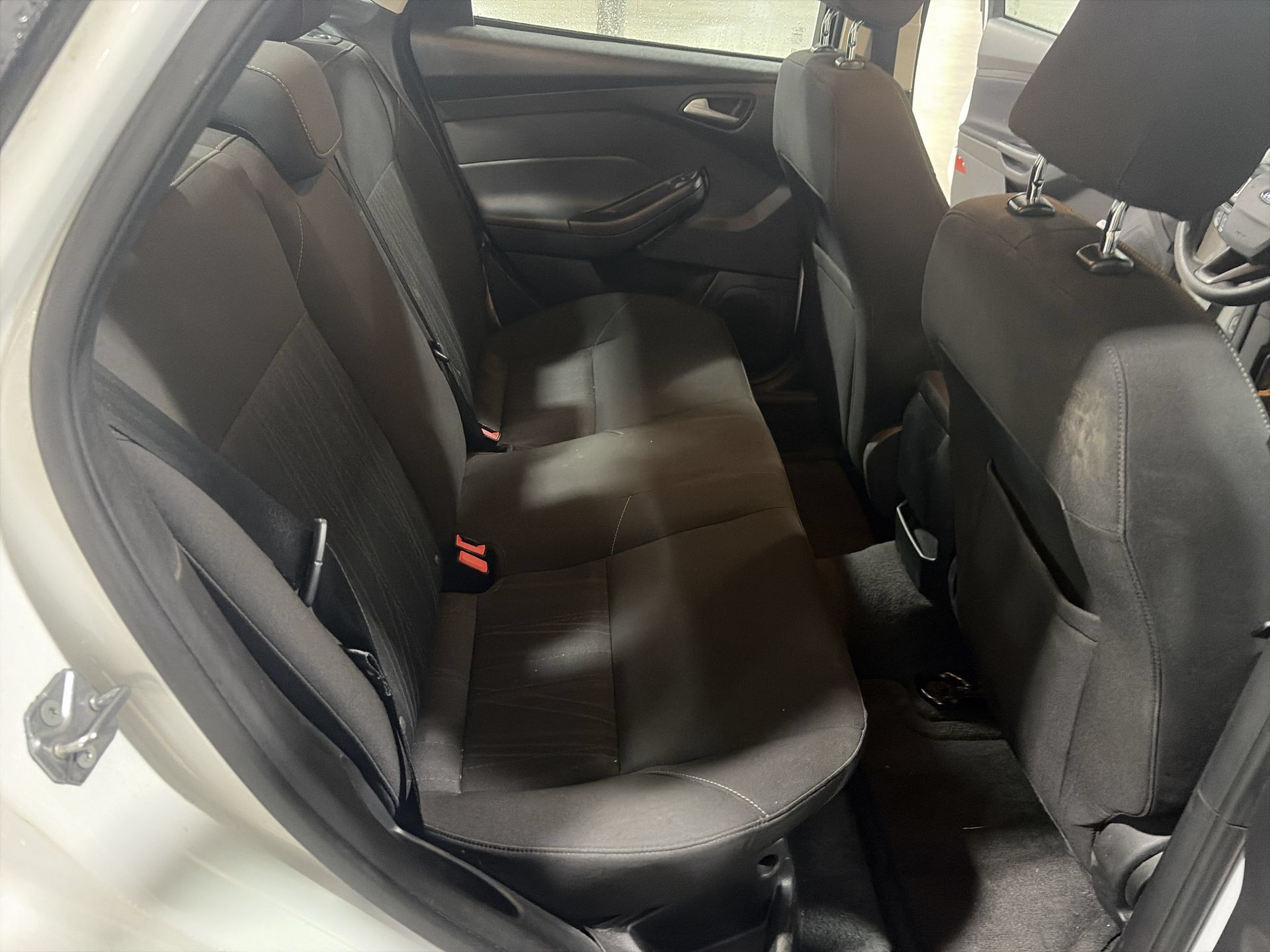 Used 2015 Ford Focus SE FWD image 29