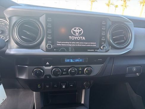 Certified 2021 Toyota Tacoma SR5 AWD/4WD image 18