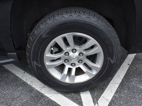 Used 2019 Chevrolet Suburban LT AWD/4WD image 34