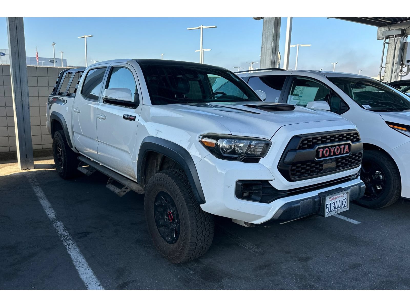 Used 2018 Toyota Tacoma TRD Pro AWD/4WD image 2