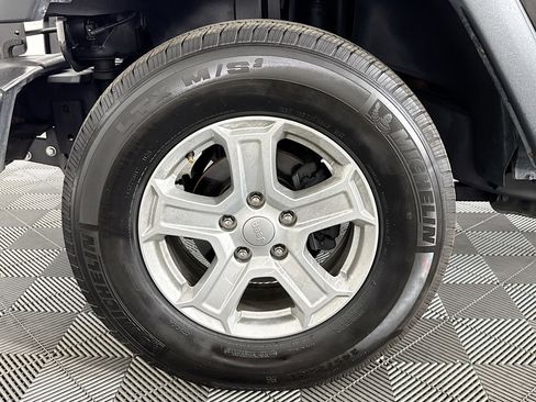 Used 2017 Jeep Wrangler Unlimited Sport image 35