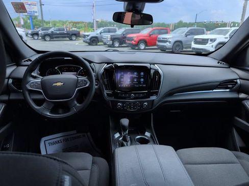 Used 2023 Chevrolet Traverse LT FWD image 17
