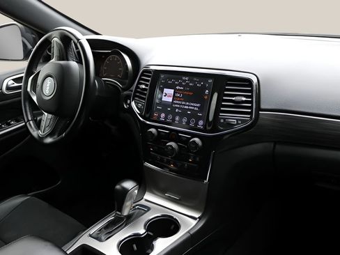 Used 2022 Jeep Grand Cherokee Laredo X RWD image 18