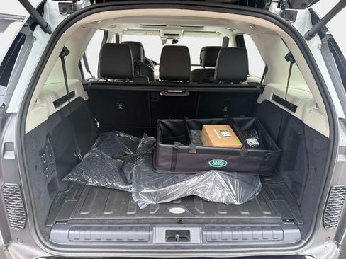 New 2026 Land Rover Discovery Dynamic SE AWD/4WD image 11