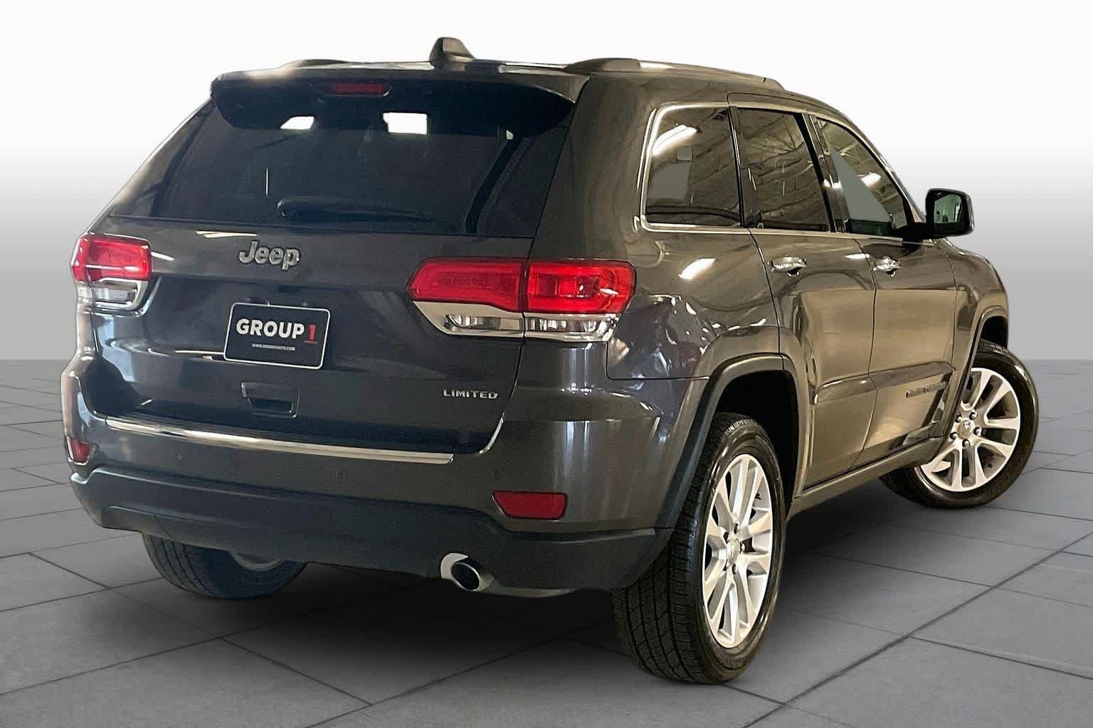 Used 2017 Jeep Grand Cherokee Limited RWD image 12
