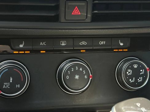 Used 2024 Volkswagen Jetta Sport FWD image 17