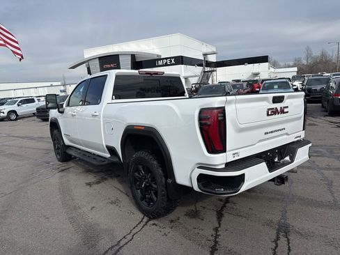 Used 2024 GMC Sierra 2500 AT4 w/ AT4 Preferred Package AWD/4WD image 3
