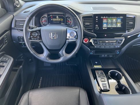 Used 2024 Honda Passport Black Edition image 32