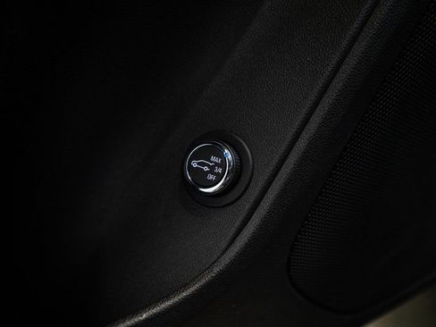 Used 2020 Chevrolet Blazer LT image 22