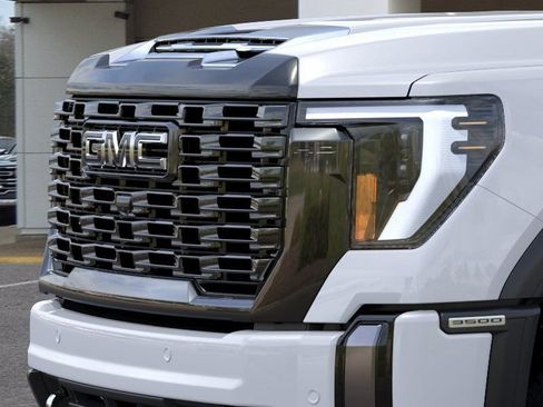 New 2026 GMC Sierra 3500 Denali Ultimate AWD/4WD image 13