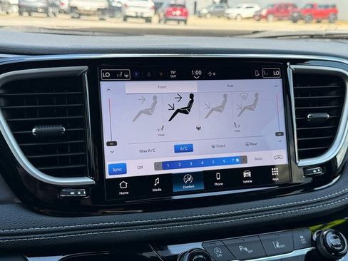 New 2026 Chrysler Pacifica Select image 20