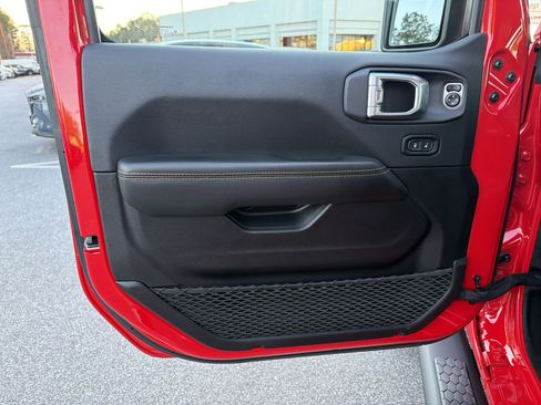 Used 2024 Jeep Wrangler Sahara w/ Technology Group image 11