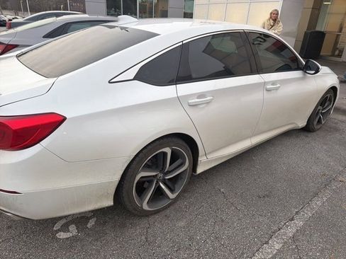 Used 2020 Honda Accord Sport image 2