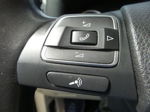 Used 2015 Volkswagen Tiguan SEL FWD image 70