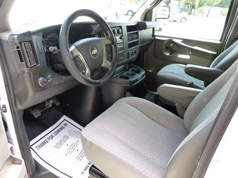 Used 2015 Chevrolet Express 3500 RWD image 36
