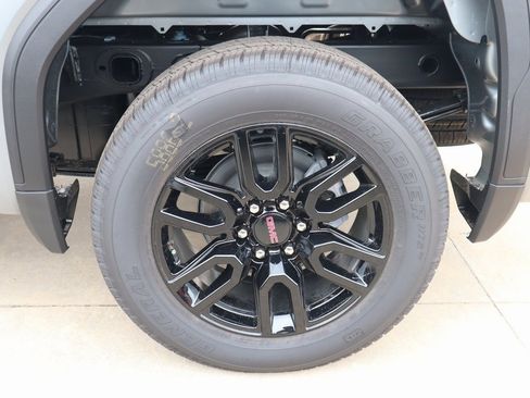 New 2026 GMC Sierra 1500 Elevation image 18