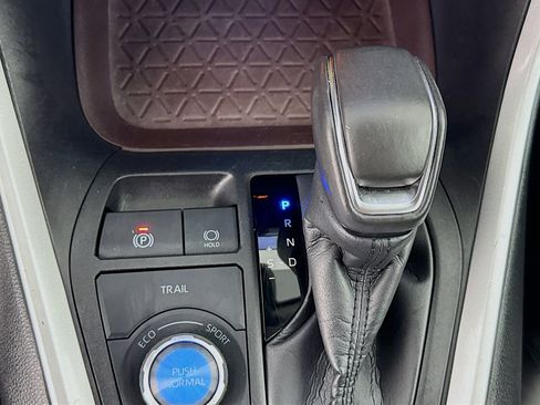 Used 2024 Toyota RAV4 Limited AWD/4WD image 19