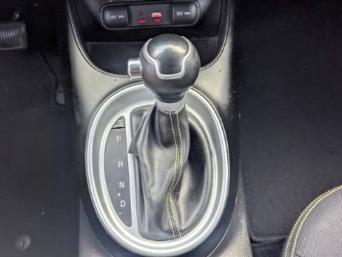 Used 2016 Kia Soul + image 36