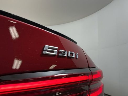 Certified 2025 BMW 530i xDrive w/ Executive Package image 31
