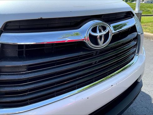 Used 2015 Toyota Highlander XLE AWD/4WD image 34