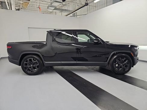 Used 2025 Rivian R1T Adventure image 6