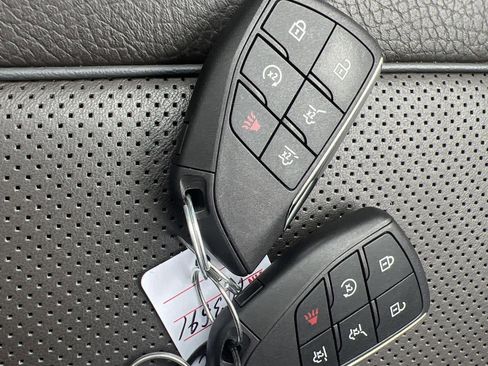 Used 2024 GMC Yukon Denali w/ Advanced Technology Package AWD/4WD image 6